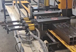  全自動橫向切管機拉尾料